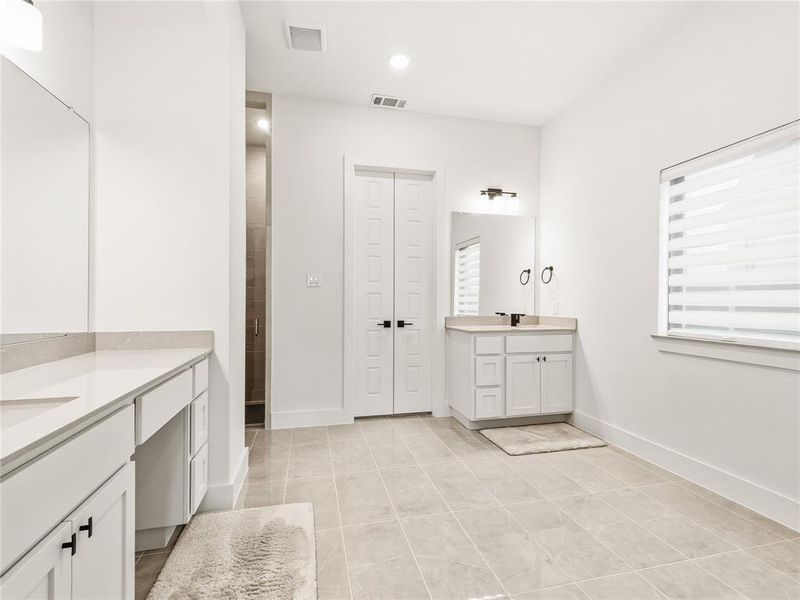 Furnished interior view inside a new home in , Celina (Image 29).