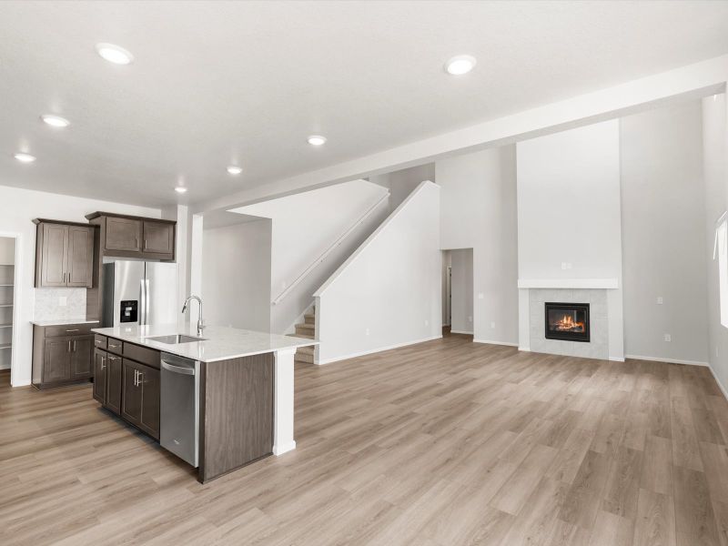 Spacious, unfurnished interior of a new home in Lake Bluff, Greeley (Image 8).