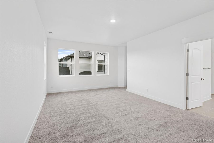 Spacious, unfurnished interior of a new home in Painted Prairie Cottage, Aurora (Image 28). Spacious, unfurnished interior of a new home in Painted Prairie Cottage, Aurora (Image 28).