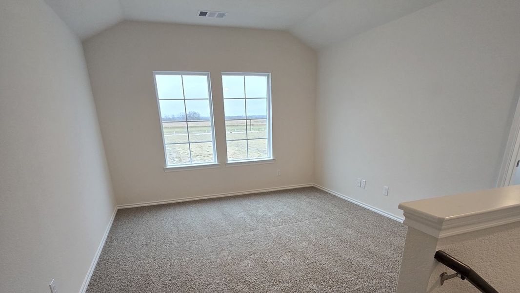 Spacious, unfurnished interior of a new home in Creekside Ranch, Blue Ridge (Image 7).