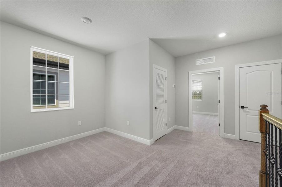 Spacious, unfurnished interior of a new home in , Kissimmee (Image 8).