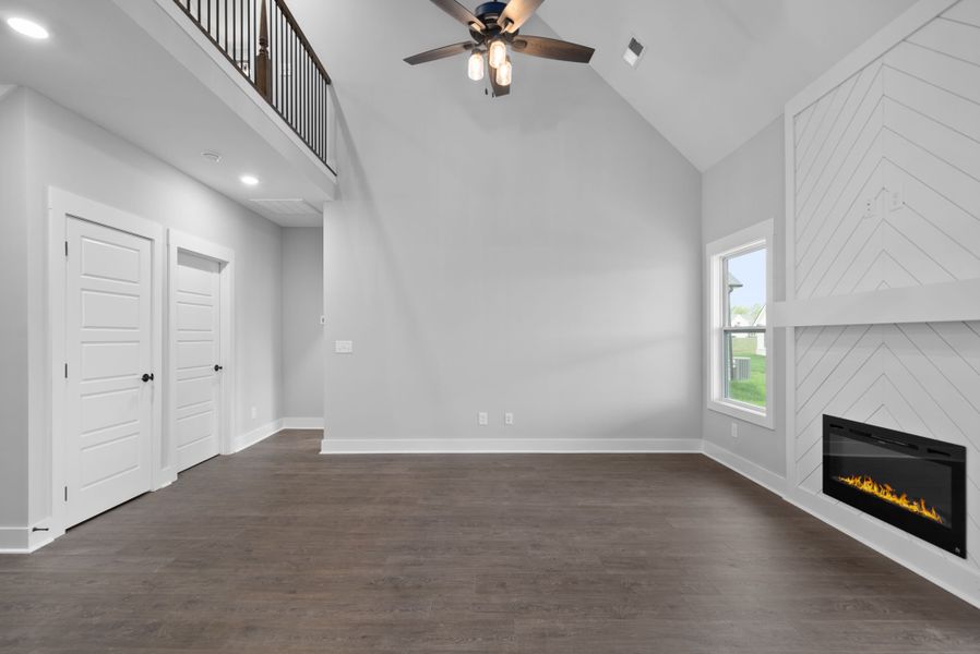 Representative unfurnished interior of a home built from the Aberdeen by Rockwood Homes in Park at Oliver Farm, Clarksville (Image 16).
