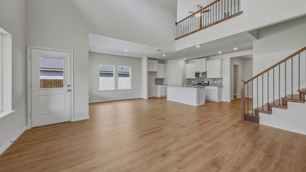 Spacious, unfurnished interior of a new home in Windchime, Celina (Image 6).
