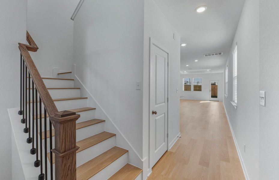 Spacious, unfurnished interior of a new home in Sunfield, Buda (Image 19). Spacious, unfurnished interior of a new home in Sunfield, Buda (Image 19).