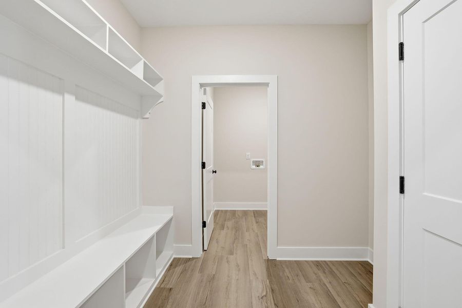Spacious, unfurnished interior of a new home in Social Circle, Chattanooga (Image 17). Spacious, unfurnished interior of a new home in Social Circle, Chattanooga (Image 17).