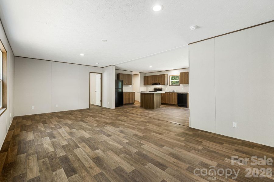 Spacious, unfurnished interior of a new home in , Nebo (Image 22).