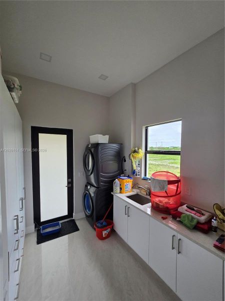 Furnished interior view inside a new home in , Loxahatchee (Image 17).