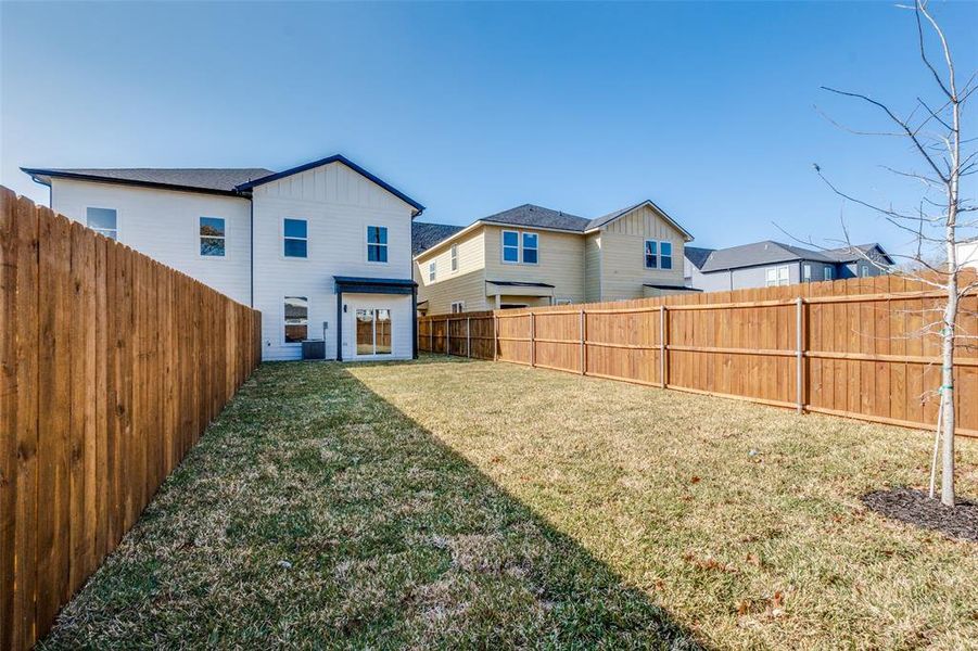 Exterior details and patio area of a home in , Dallas (Image 17).