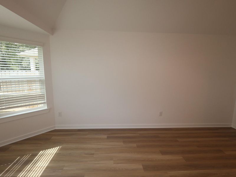 Spacious, unfurnished interior of a new home in Summerview, Fulshear (Image 10). Spacious, unfurnished interior of a new home in Summerview, Fulshear (Image 10).