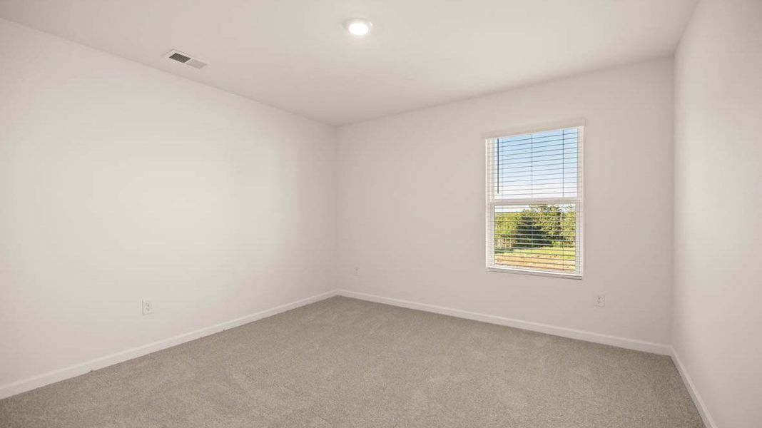 Spacious, unfurnished interior of a new home in Estates at Deer Hollow, Grovetown (Image 33).