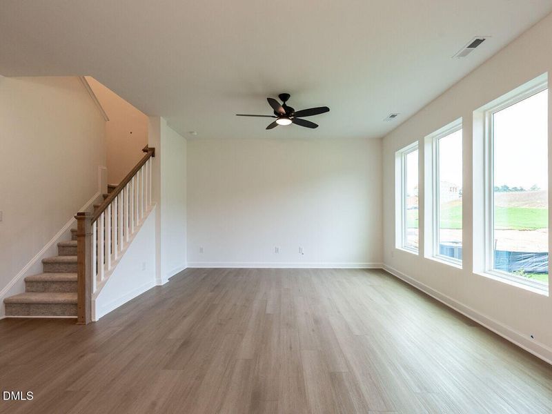 009-1280x960-family-room