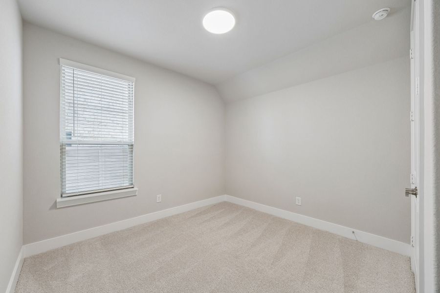 Spacious, unfurnished interior of a new home in Painted Tree Woodland West, McKinney (Image 27).