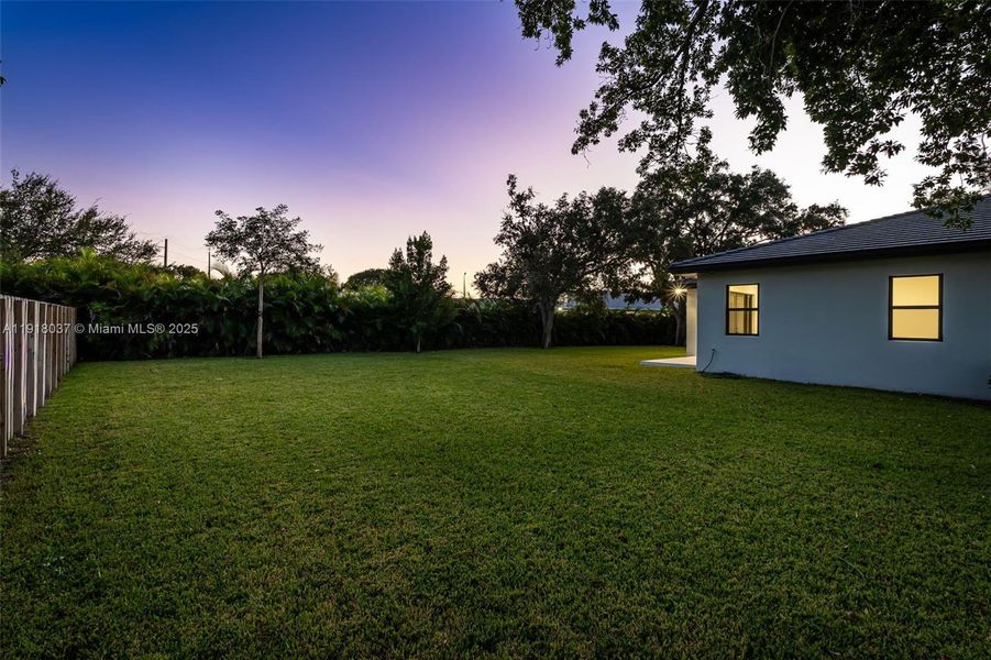 Exterior details and patio area of a home in , Cutler Bay (Image 41).