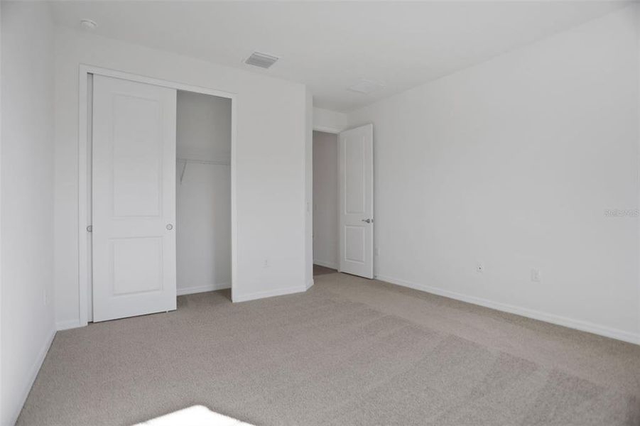 Spacious, unfurnished interior of a new home in Angeline, Land O' Lakes (Image 34).