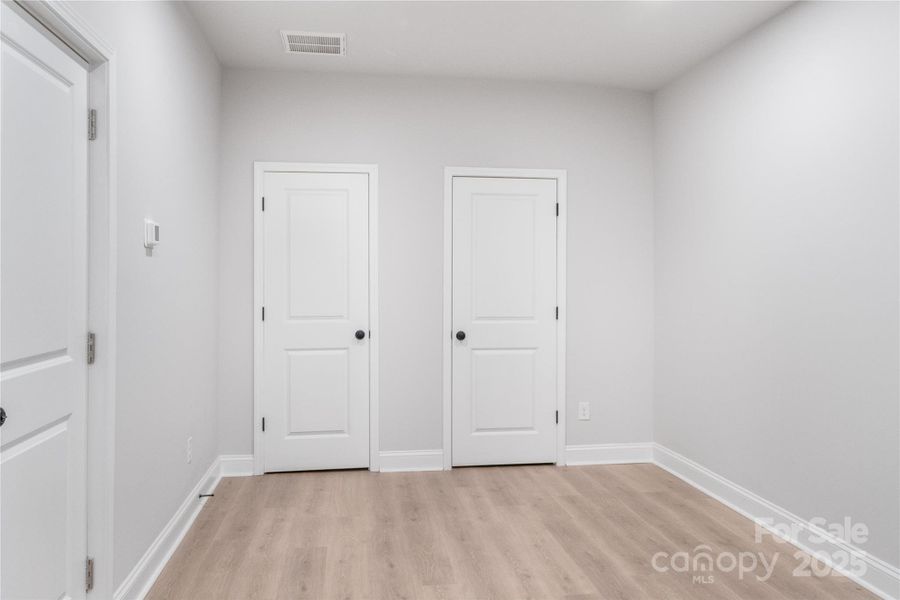 Spacious, unfurnished interior of a new home in , Asheville (Image 29).