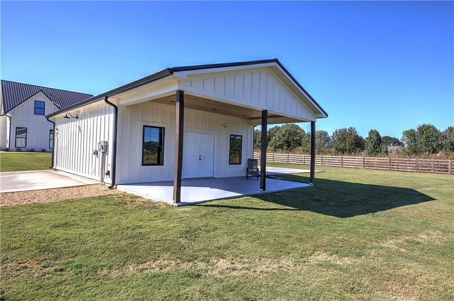 Exterior details and patio area of a home in , Calhoun (Image 29).