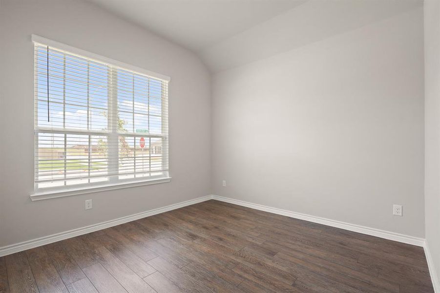 Spacious, unfurnished interior of a new home in Rocky Creek Crossing, Fort Worth (Image 8).