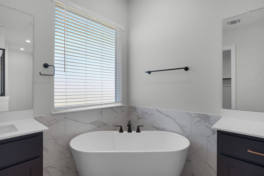 Image 93 of a home in Broken Oak.