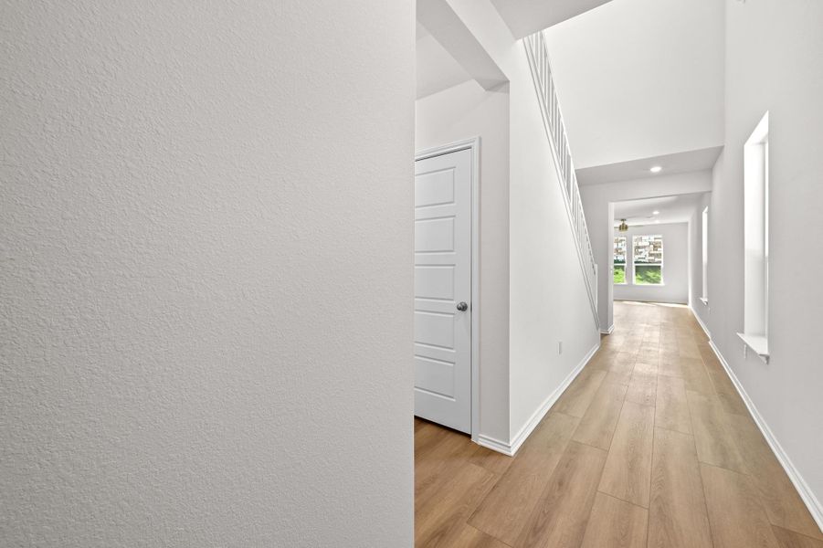 Spacious, unfurnished interior of a new home in Creekside at Estancia, Austin (Image 26).