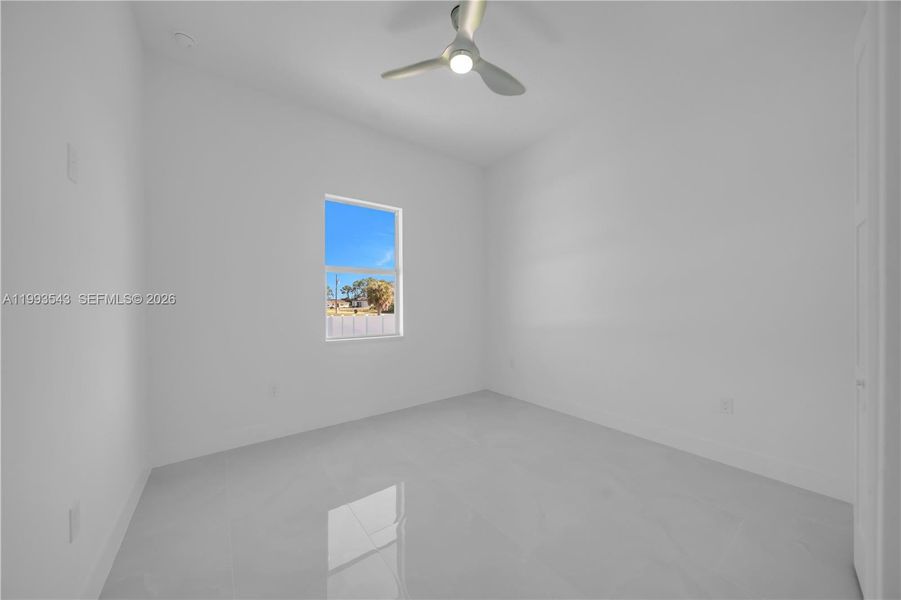 Spacious, unfurnished interior of a new home in , Lehigh Acres (Image 33).