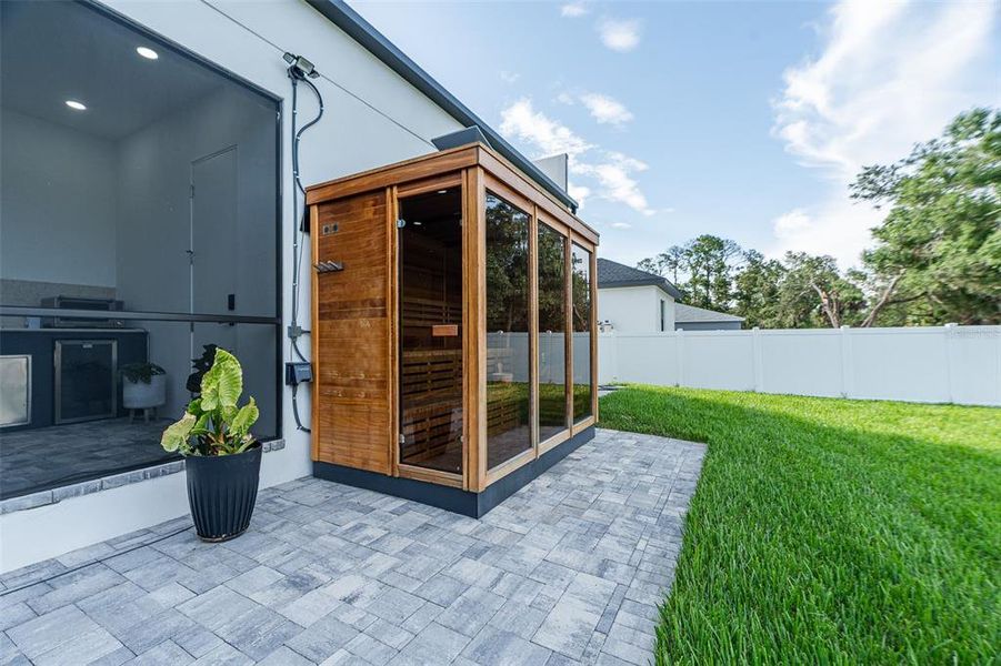 Exterior details and patio area of a home in , Port Charlotte (Image 30).