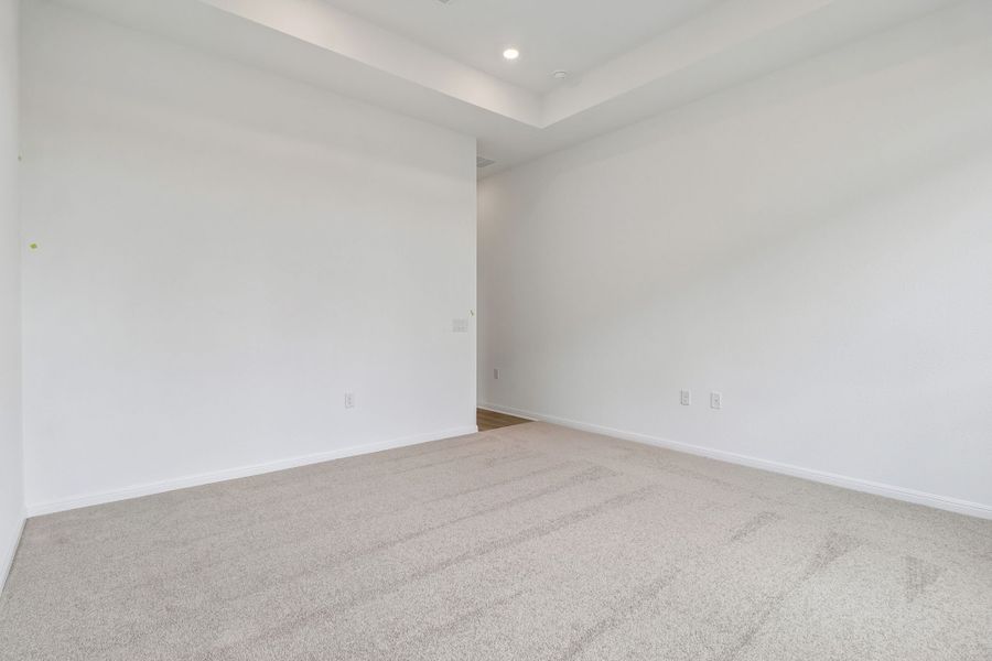 Spacious, unfurnished interior of a new home in Silverleaf, Cedar Creek (Image 25).