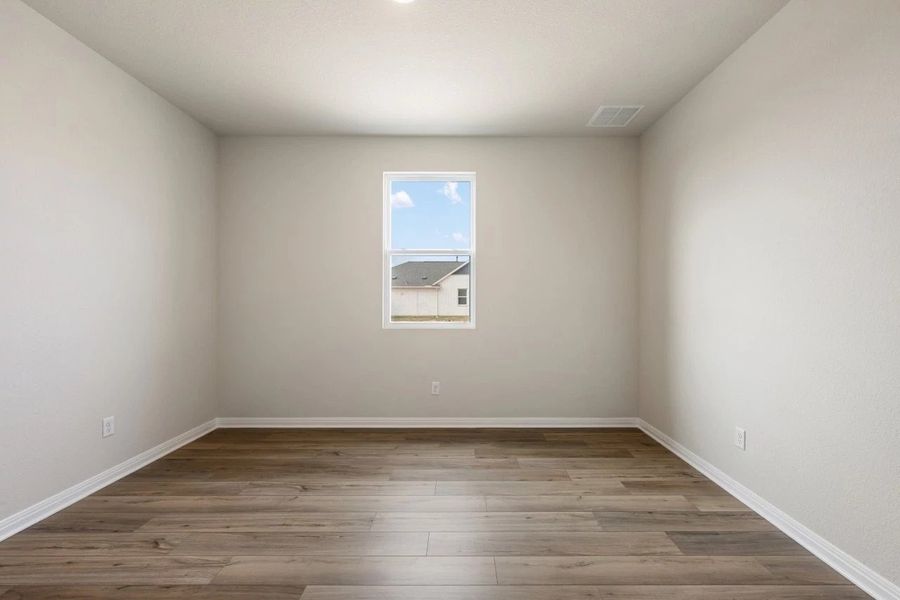 Spacious, unfurnished interior of a new home in Berry Creek Highlands, Georgetown (Image 24).