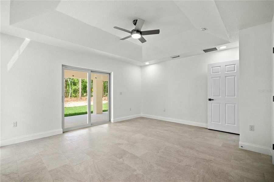 Spacious, unfurnished interior of a new home in , Dunnellon (Image 32).
