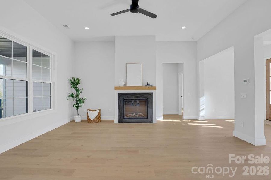 Spacious, unfurnished interior of a new home in , Lincolnton (Image 28).