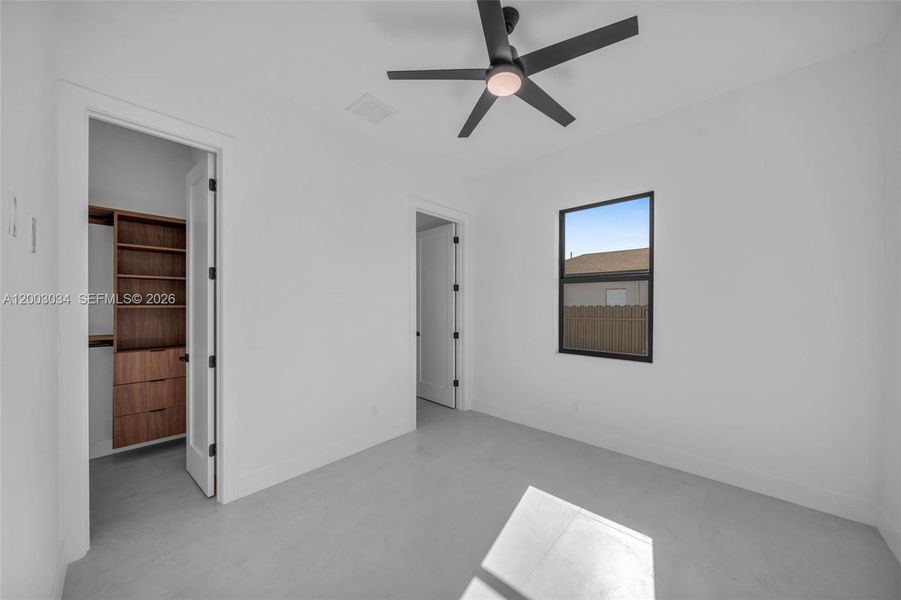 Spacious, unfurnished interior of a new home in , Cape Coral (Image 51).