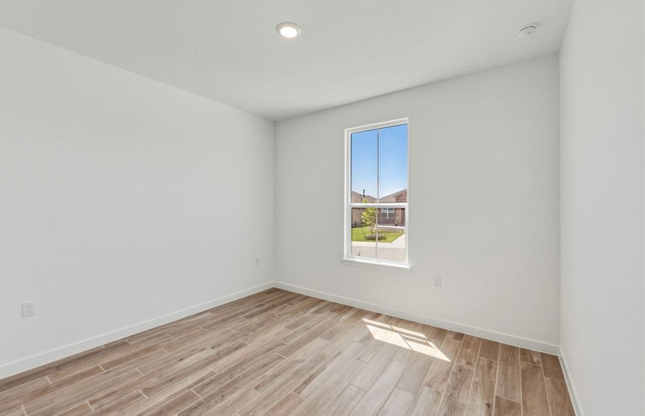 Spacious, unfurnished interior of a new home in Sun City Texas, Georgetown (Image 18).