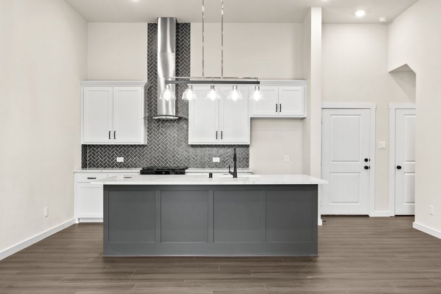Furnished interior view inside a new home in Cottonwood Creek, Rowlett (Image 5).