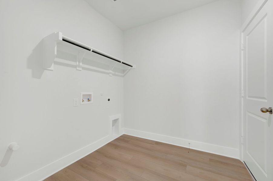 Spacious, unfurnished interior of a new home in The Meadows, Denton (Image 27).