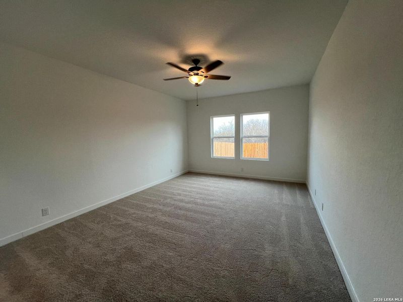 Spacious, unfurnished interior of a new home in Nopal Valley, San Antonio (Image 19).
