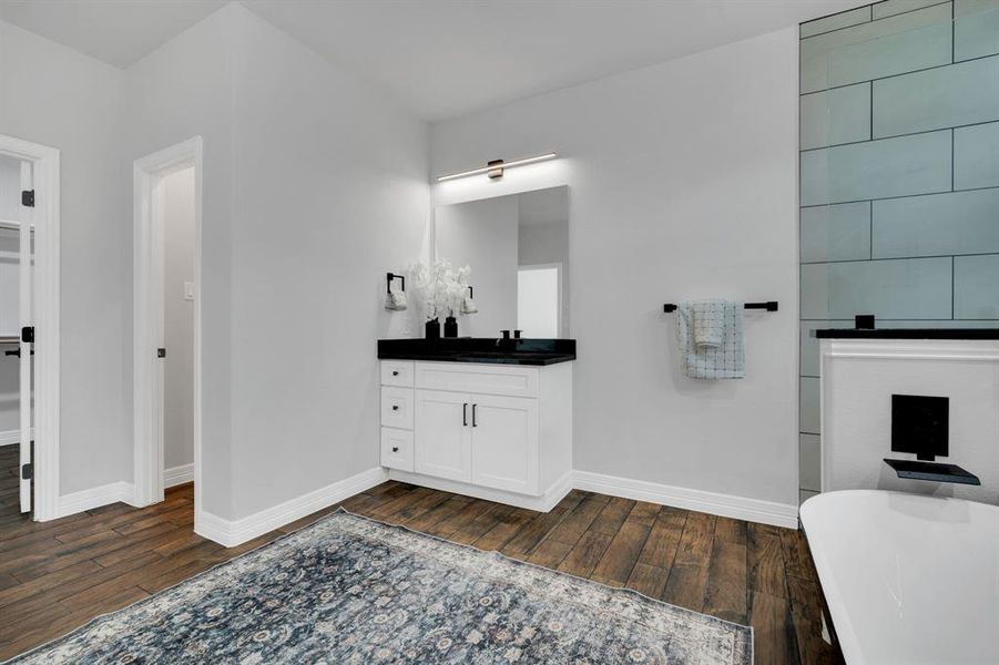 Furnished interior view inside a new home in , Waxahachie (Image 11).