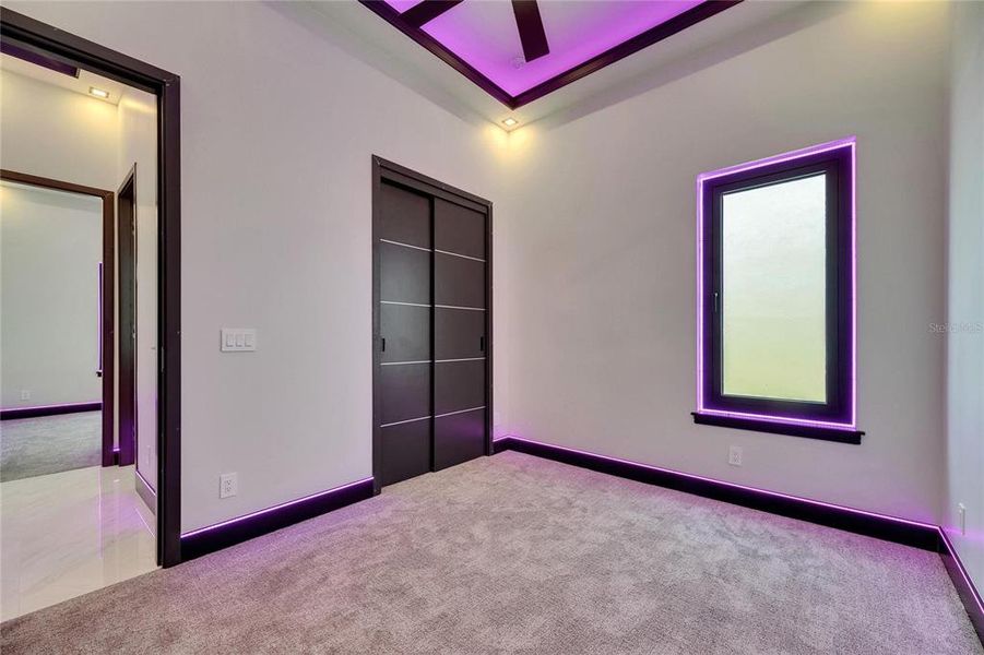 Spacious, unfurnished interior of a new home in , Apollo Beach (Image 18).