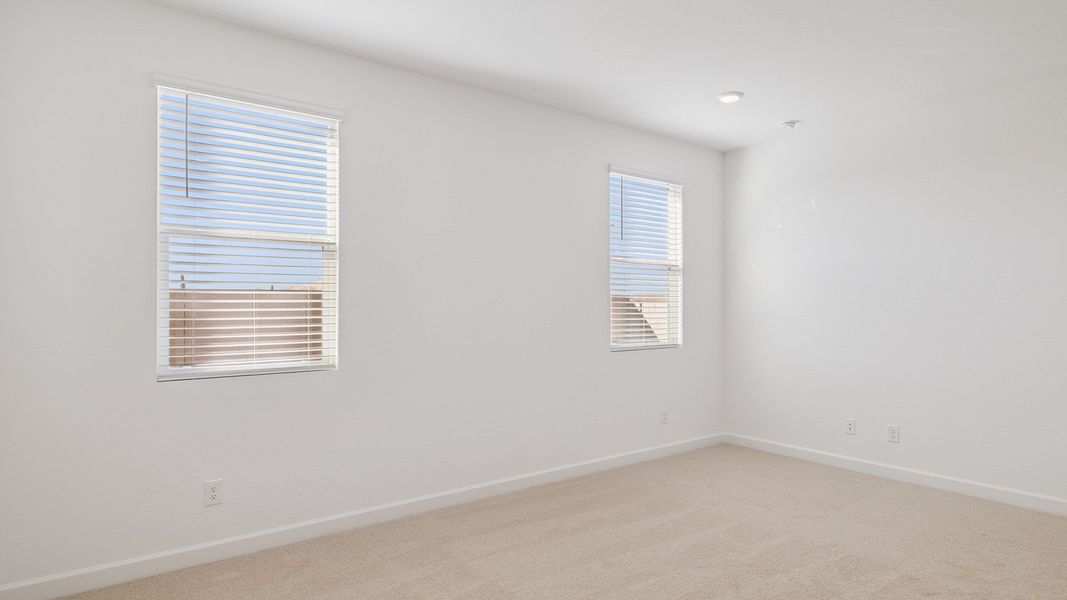 Spacious, unfurnished interior of a new home in Aloravita, Peoria (Image 23).