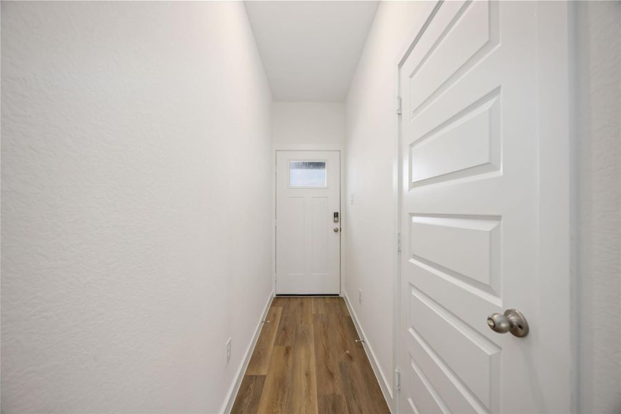 Spacious, unfurnished interior of a new home in Pinehaven, Houston (Image 24).