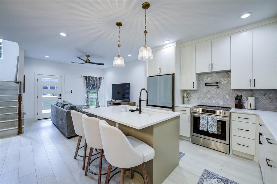 Furnished interior view inside a new home in , Granbury (Image 14).