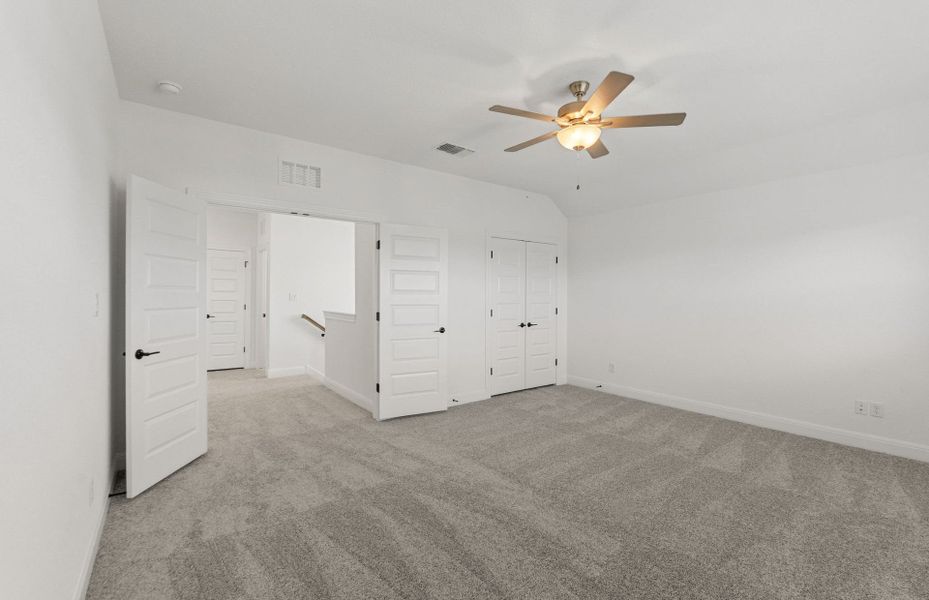 Spacious, unfurnished interior of a new home in Santa Rita Ranch, Liberty Hill (Image 33). Spacious, unfurnished interior of a new home in Santa Rita Ranch, Liberty Hill (Image 33).