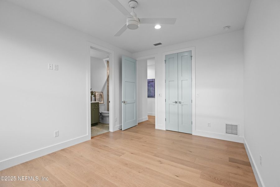 Spacious, unfurnished interior of a new home in , St. Johns (Image 19).