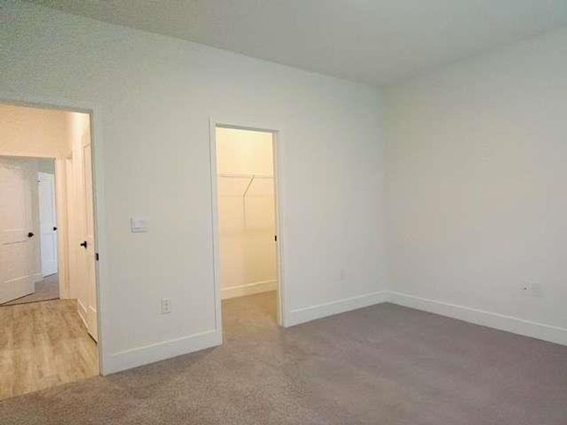 Spacious, unfurnished interior of a new home in Tuscany Hills, Douglasville (Image 23).