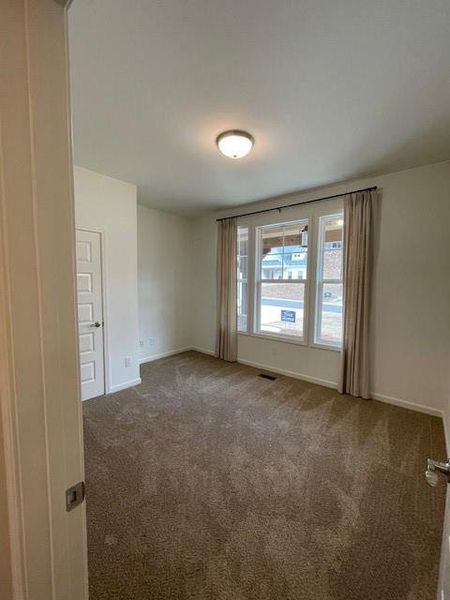 Spacious, unfurnished interior of a new home in , Waleska (Image 15).