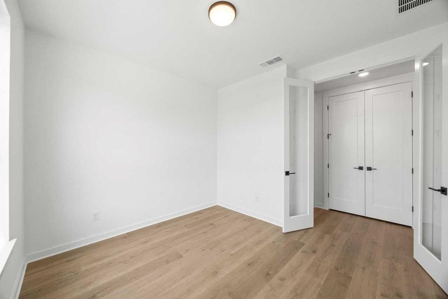 Spacious, unfurnished interior of a new home in Easton Park, Austin (Image 17). Spacious, unfurnished interior of a new home in Easton Park, Austin (Image 17).