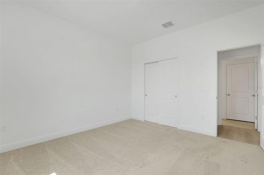 Spacious, unfurnished interior of a new home in Crossroads at Kelly Park, Apopka (Image 20).