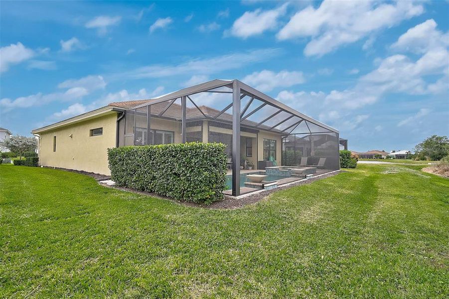 Exterior details and patio area of a home in , Bradenton (Image 20).
