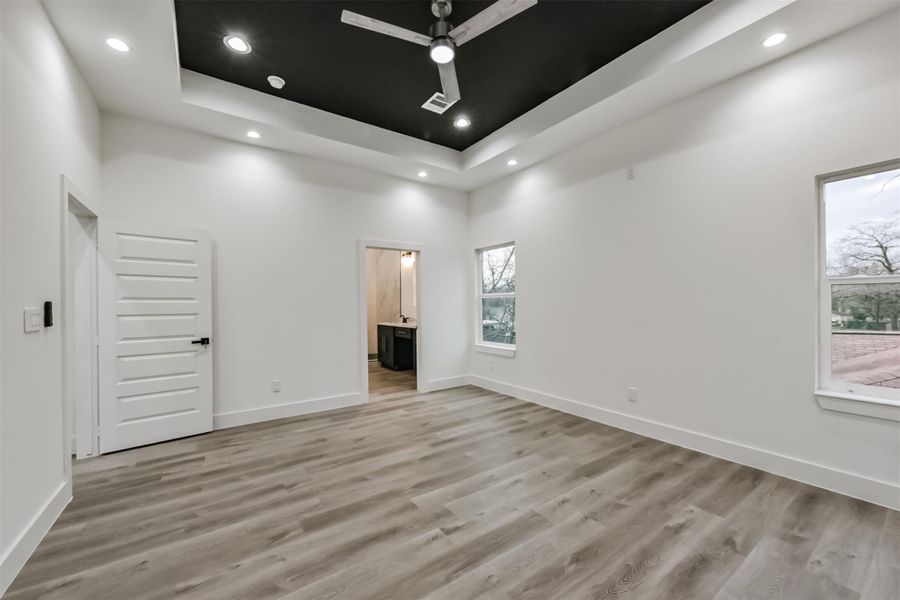 Spacious, unfurnished interior of a new home in , Houston (Image 9).