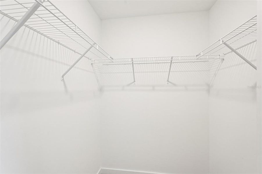 Spacious, unfurnished interior of a new home in Port Charlotte, North Port (Image 28).