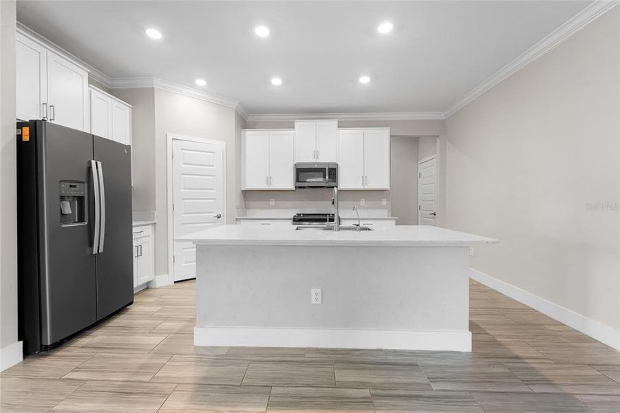 KITCHEN ISLAND