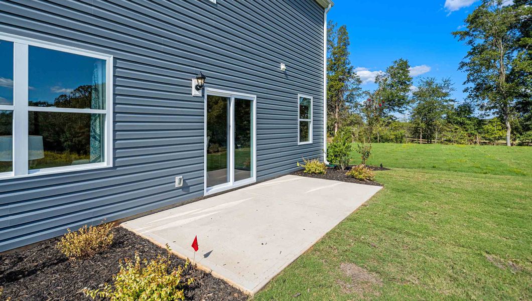 Representative exterior details of a home built from the Penwell by D.R. Horton in Forest Brook, Easley (Image 3).